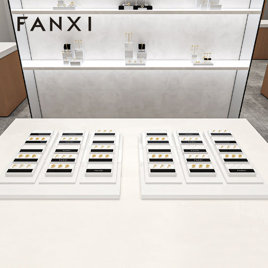 OIRLV Factory White lacquer luxury jewellery display : SM226