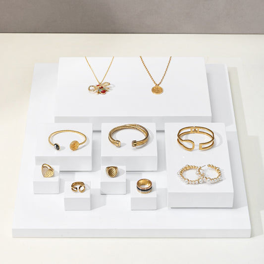 White Rings Cube Jewelry Display Set TT246