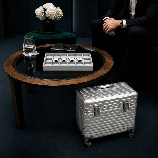 OIRLV Luxury Silver Alloy Velvet Jewelry Rolling Case : X080