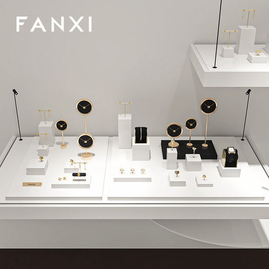 OIRLV high end Black Baking paint and metal jewelry display : TT330