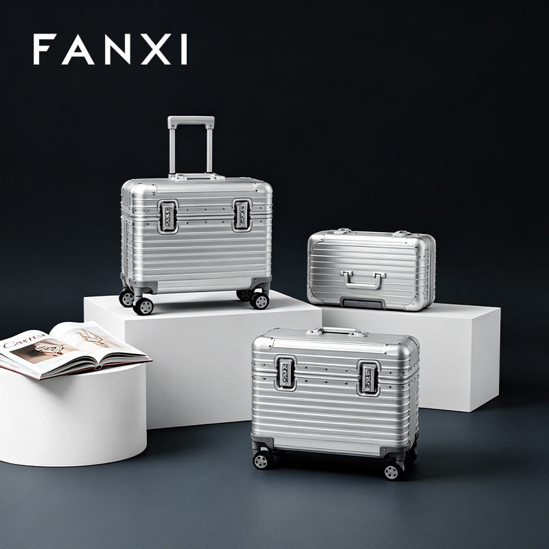 OIRLV Luxury Silver Alloy Velvet Jewelry Rolling Case : X080