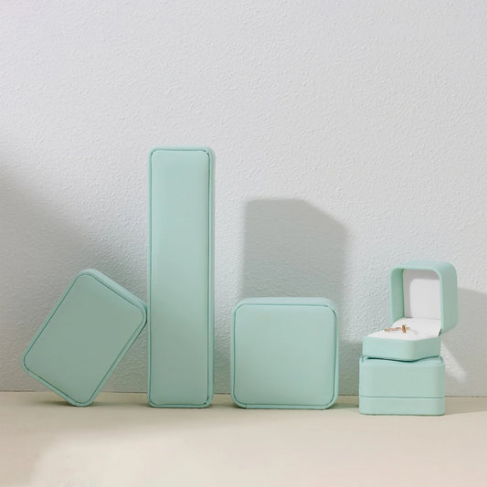 OIRLV Green PU Leather Velvet Jewelry Packaging Box H142