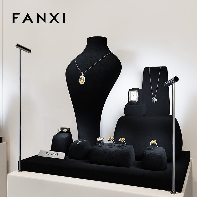 OIRLV high end Black Microfiber jewelry presentation ：TT358