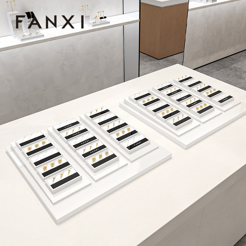 OIRLV Factory White lacquer luxury jewellery display : SM226
