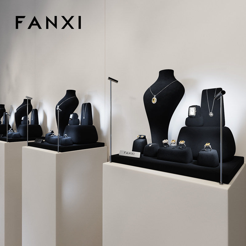 OIRLV high end Black Microfiber jewelry presentation ：TT358
