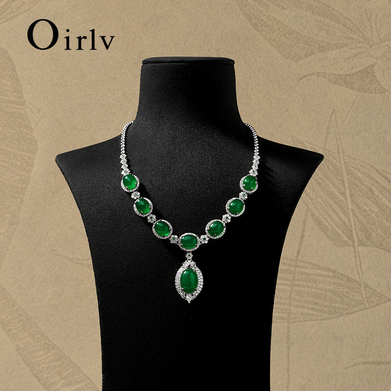 OIRLV Fashion Microfiber Polychrome Jewelry Bust ：RX120