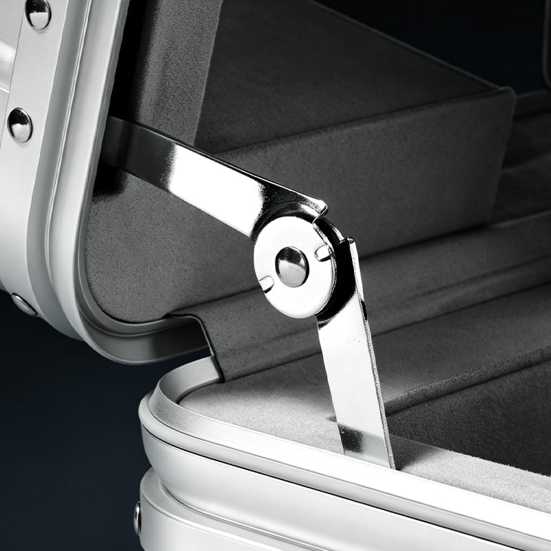 OIRLV Luxury Silver Alloy Velvet Jewelry Rolling Case : X080