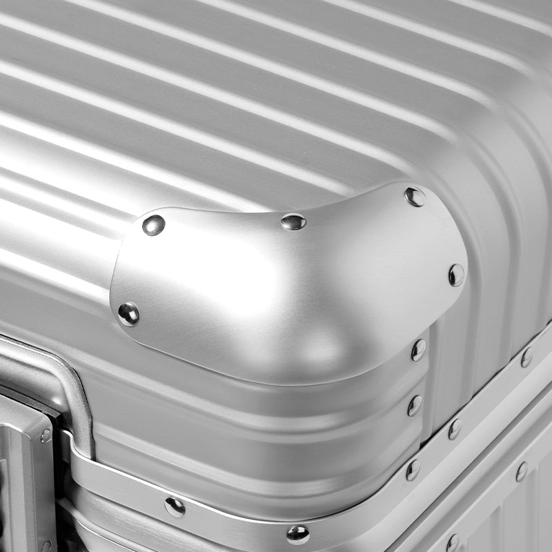 OIRLV Luxury Silver Alloy Velvet Jewelry Rolling Case : X080