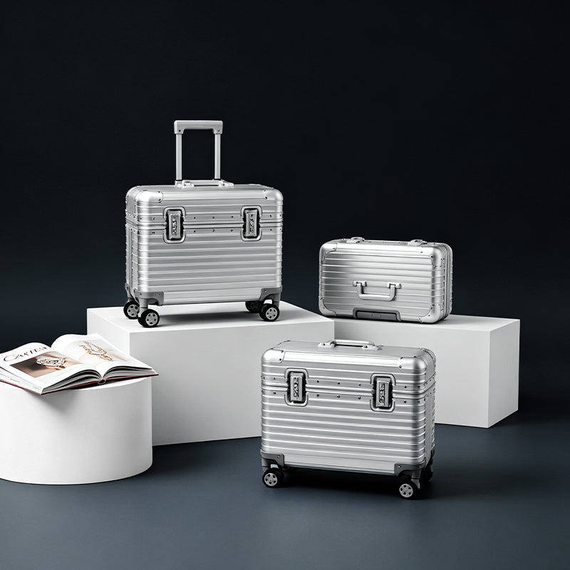 OIRLV Luxury Silver Alloy Velvet Jewelry Rolling Case : X080