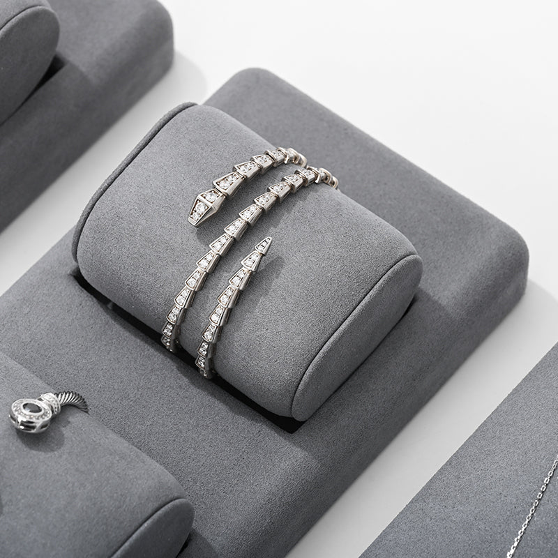 Dark Gray Rings Necklace Bracelet Jewelry Display Set TT239
