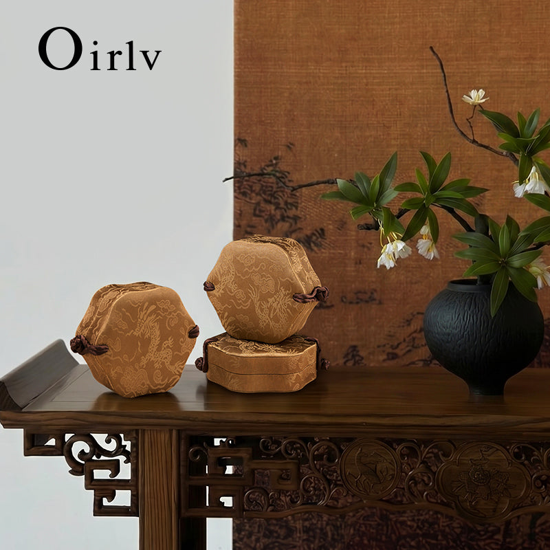 OIRLV Chinese-Style Bracelet Box with Frog Closures ：H208