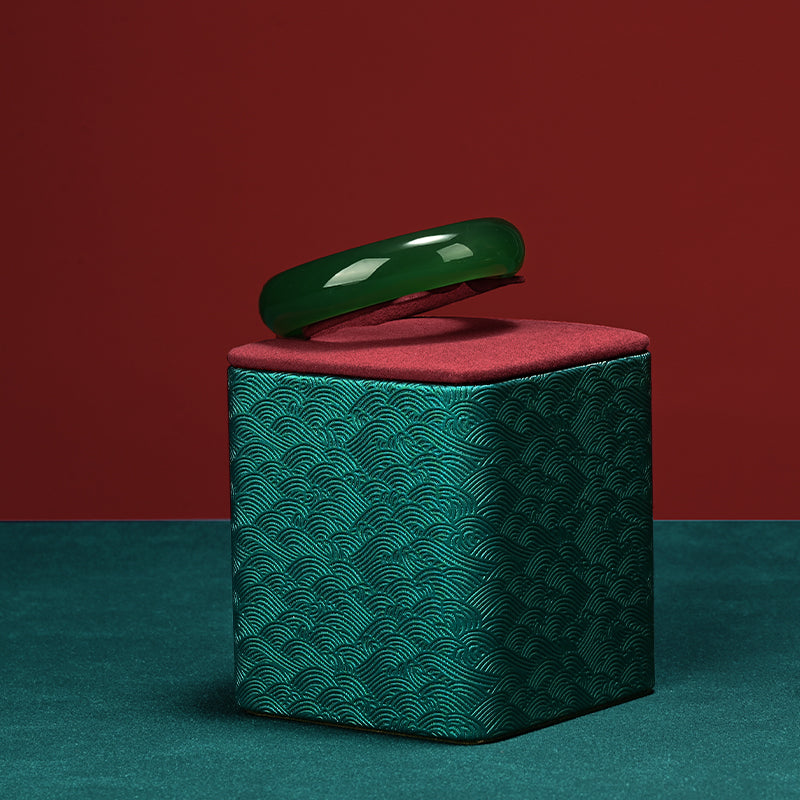 Custom Green and Red Microfiber leather jewellery display:TT461