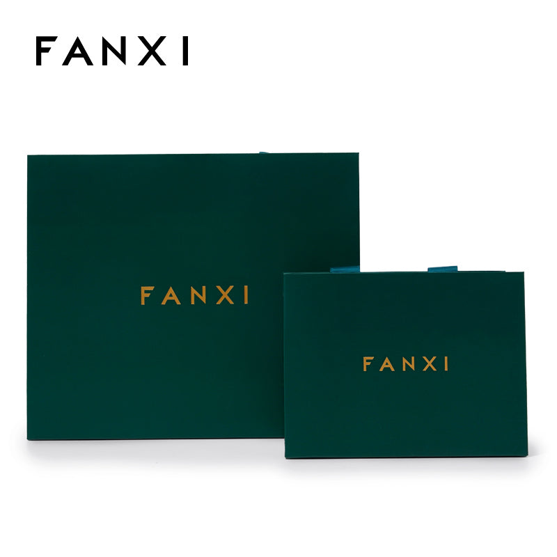 Dark green paper jewelry bag with matching ribbon ：D047