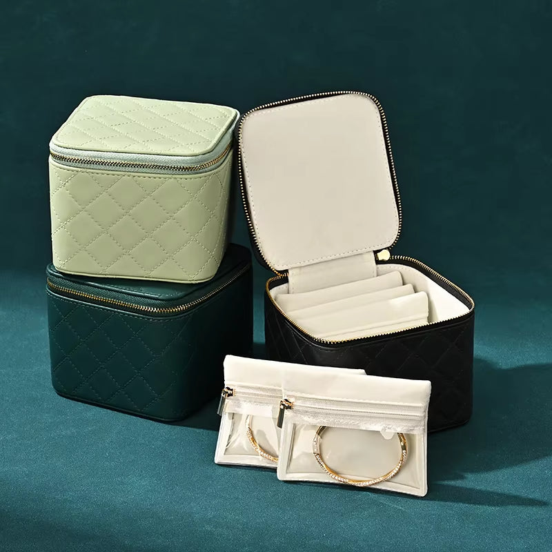 Oirlv Portable Travel Jewelry Storage Box with Separate Bag : B022