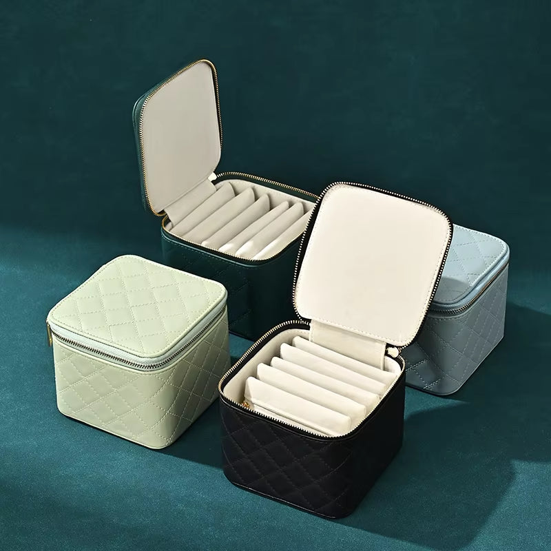 Oirlv Portable Travel Jewelry Storage Box with Separate Bag : B022