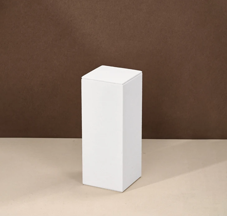 OIRLV luxury white microfiber jewellery display set ：TT184