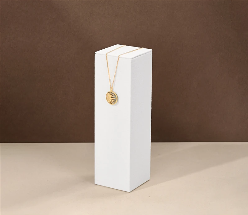 OIRLV luxury white microfiber jewellery display set ：TT184