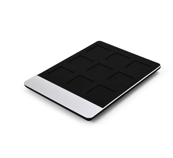 OIRLV black microfiber jewellery display with glossy metal : TT257