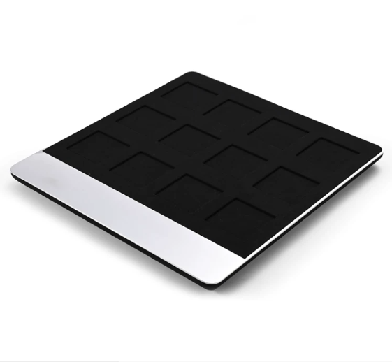 OIRLV black microfiber jewellery display with glossy metal : TT257