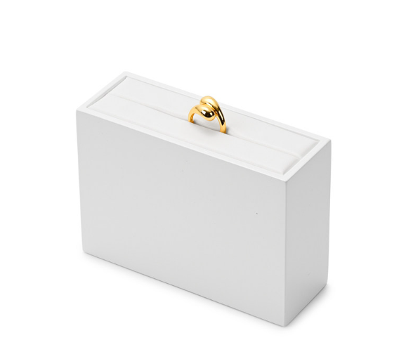 OIRLV factory white PU leather jewelry display with metal frame : TT277