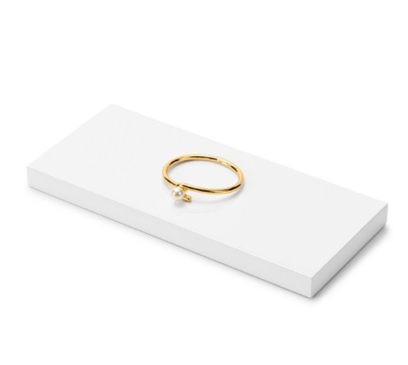OIRLV factory white PU leather jewelry display with metal frame : TT277