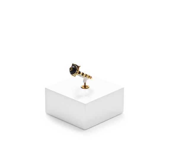 OIRLV high end Black Baking paint and metal jewelry display : TT330