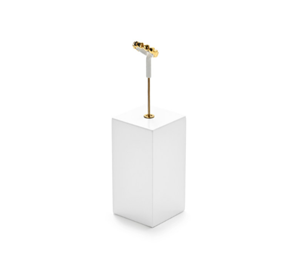 OIRLV high end Black Baking paint and metal jewelry display : TT330