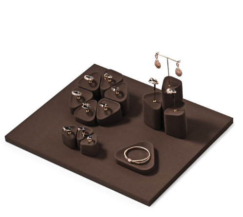 OIRLV Premium-style jewelry display stands—high-end props for rings and necklaces.