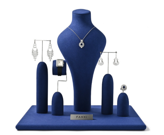OIRLV Premium-style jewelry display stands—high-end props for rings and necklaces.
