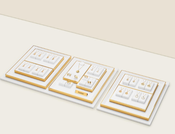 OIRLV Premium-style jewelry display stands—high-end props for rings and necklaces.