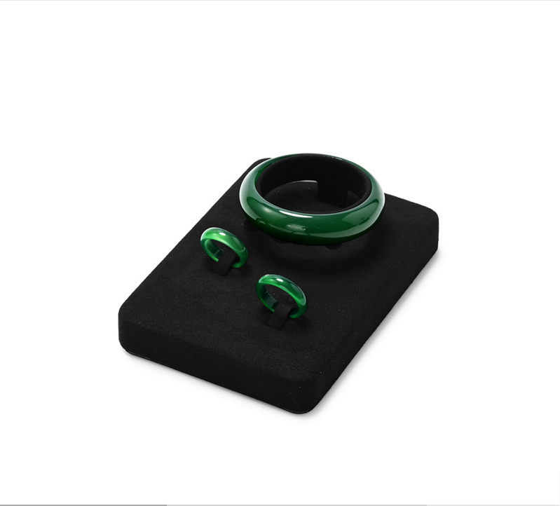 OIRLV New arrival black Microfiber luxury jewellery display ：TT422