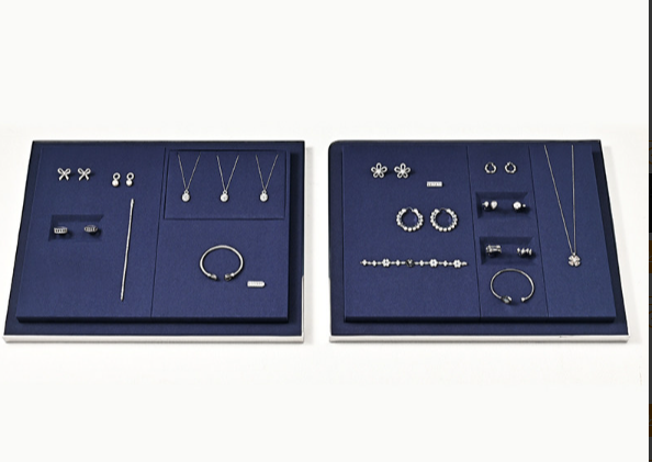 OIRLV Premium-style jewelry display stands—high-end props for rings and necklaces.