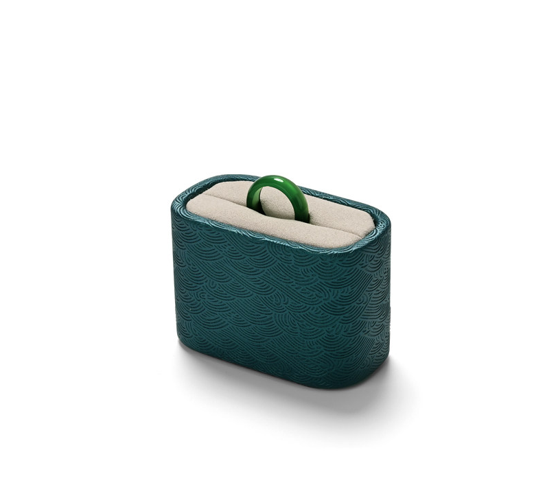 OIRLV new arrival beige microfiber leather jewelry display :TT456