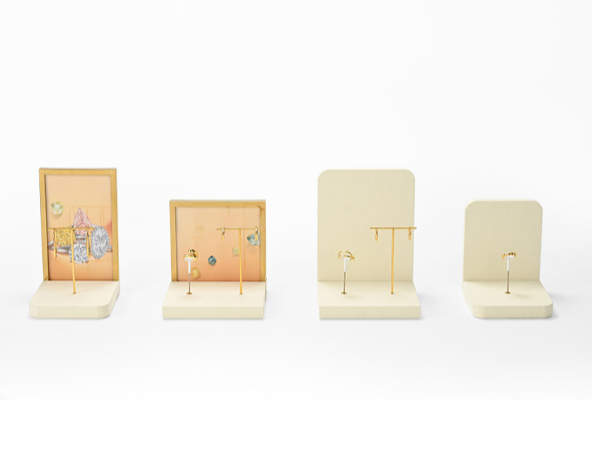 OIRLV Premium-style jewelry display stands—high-end props for rings and necklaces.
