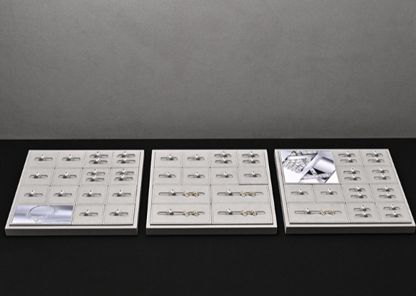 OIRLV Premium-style jewelry display stands—high-end props for rings and necklaces.