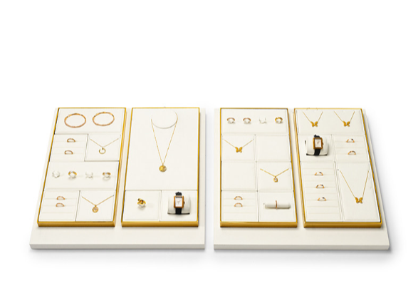 OIRLV Premium-style jewelry display stands—high-end props for rings and necklaces.