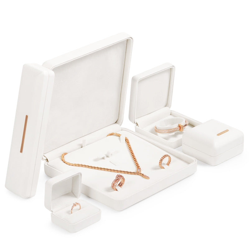 Elegant White Leatherette Ring Box H134