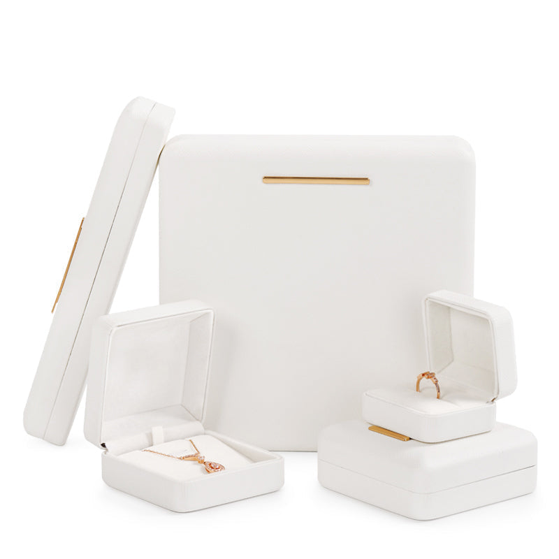 Elegant White Leatherette Bangle Box H134