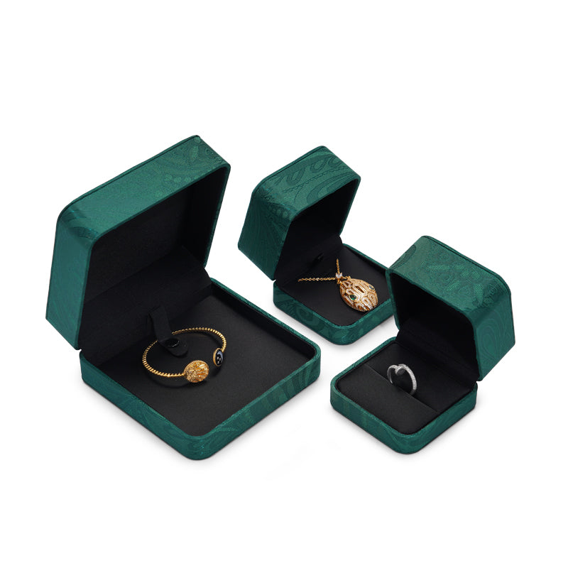 Green Silk Ring Gift Box H118