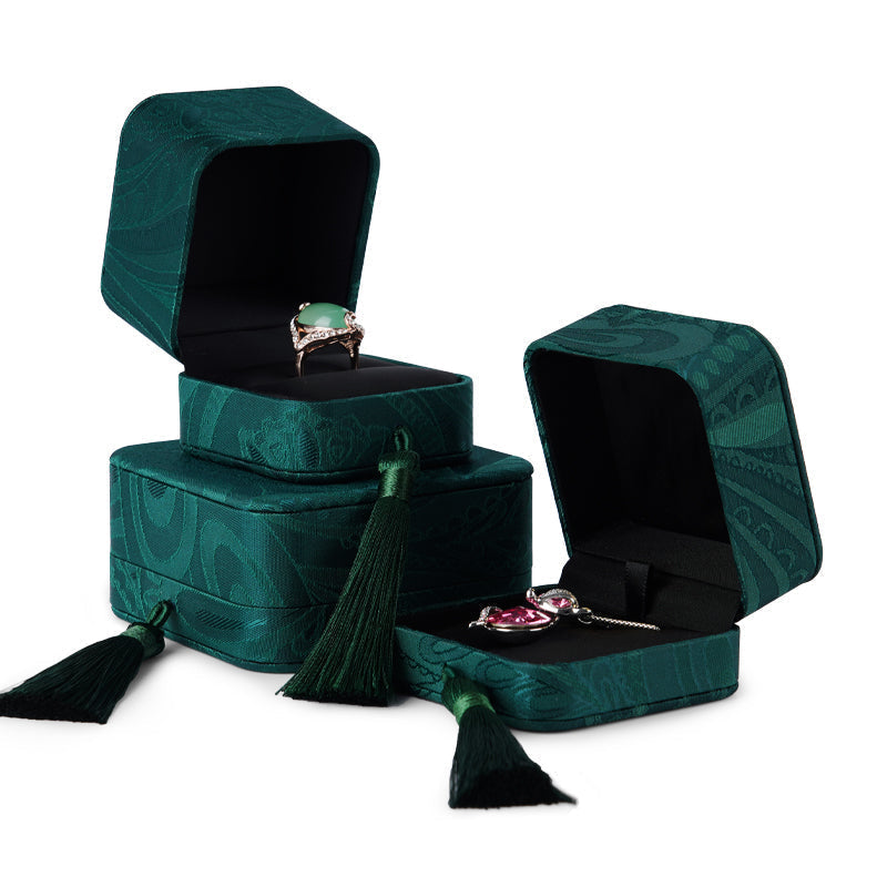 Green Silk Tassel Bangle Gift Box H122