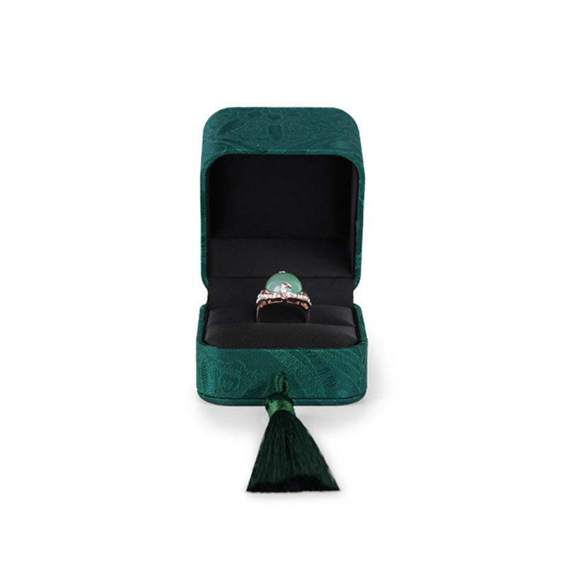 Green Silk Tassel Ring Gift Box H122